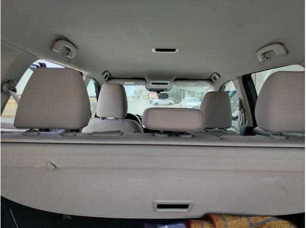 Car image 29