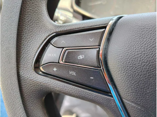 Car image 32
