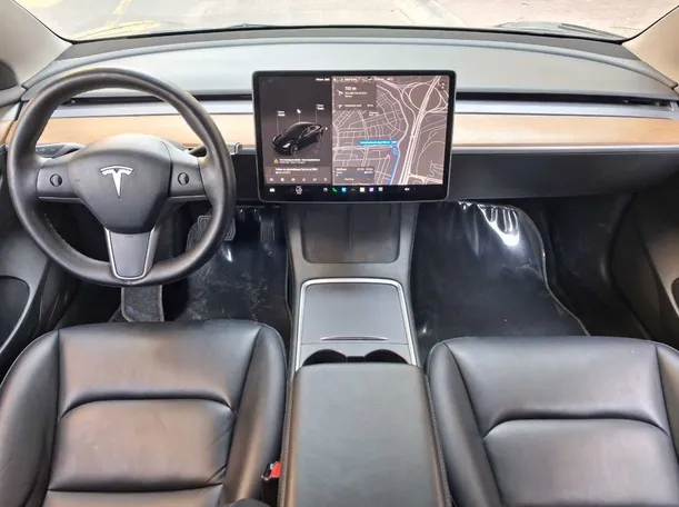 Car image 15