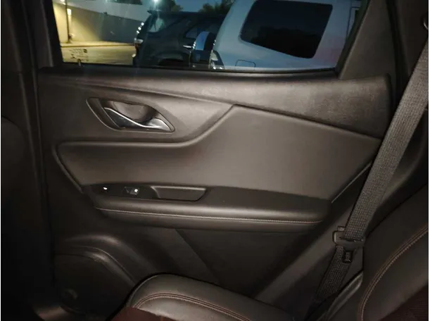 Car image 46
