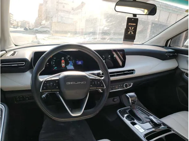 Car image 24