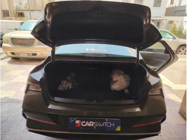 Car image 30