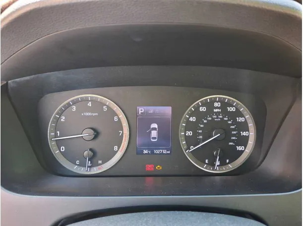Car image 17