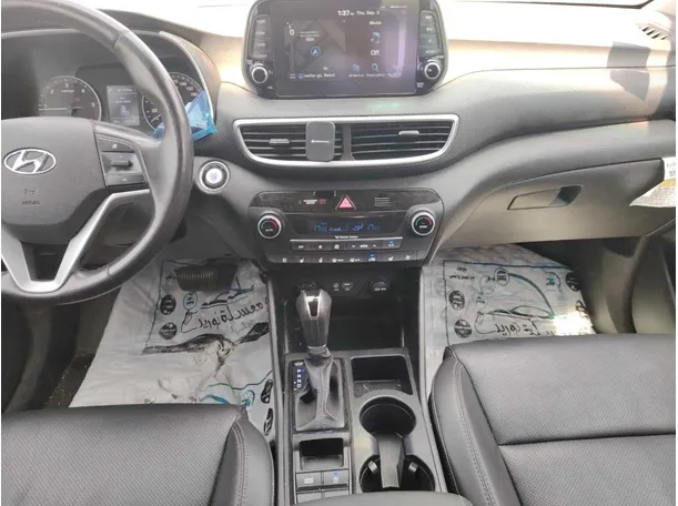 Car image 18