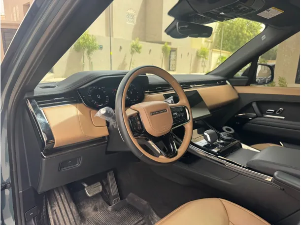 Car image 12