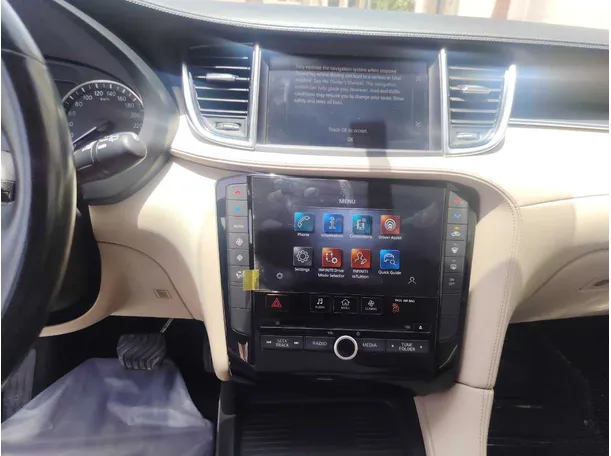 Car image 19