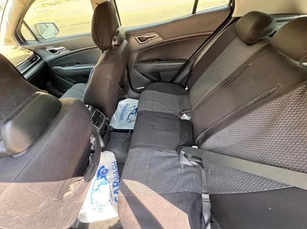 Car image 13
