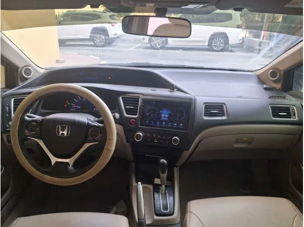 Car image 13