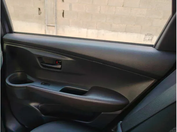 Car image 32