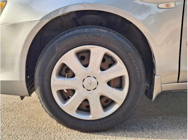 Car image 10