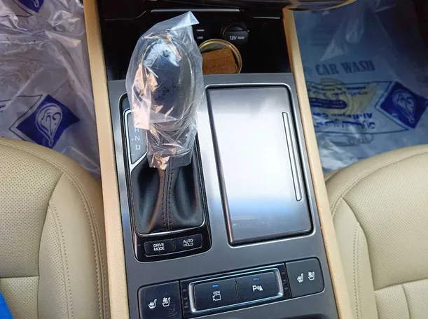 Car image 25