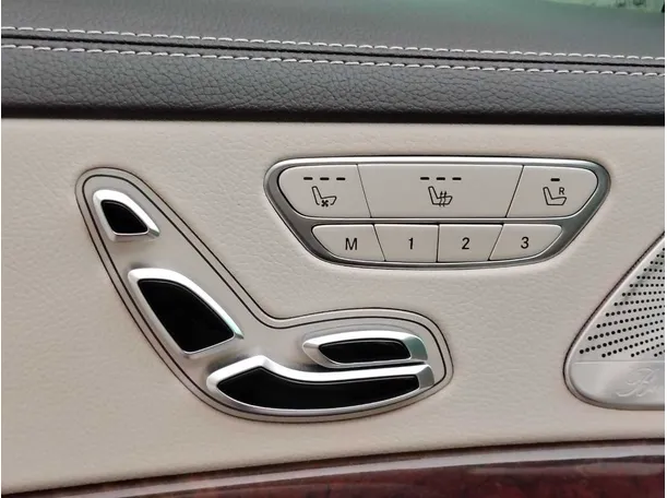 Car image 32