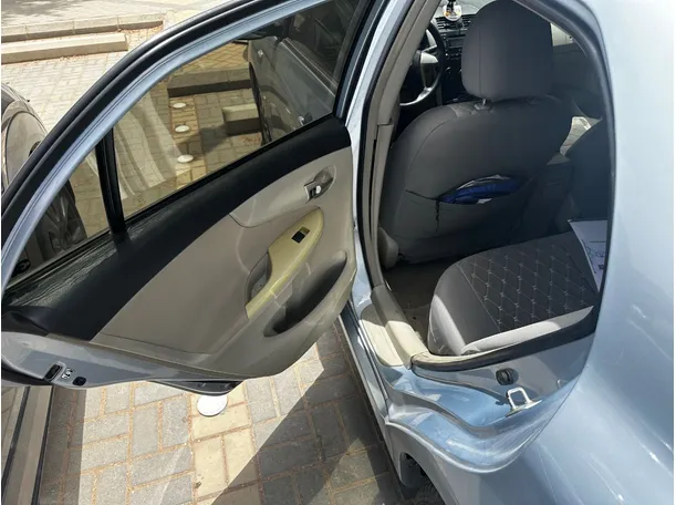 Car image 13