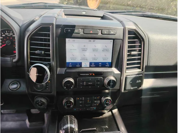 Car image 25