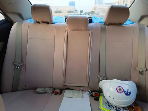 Car image 14