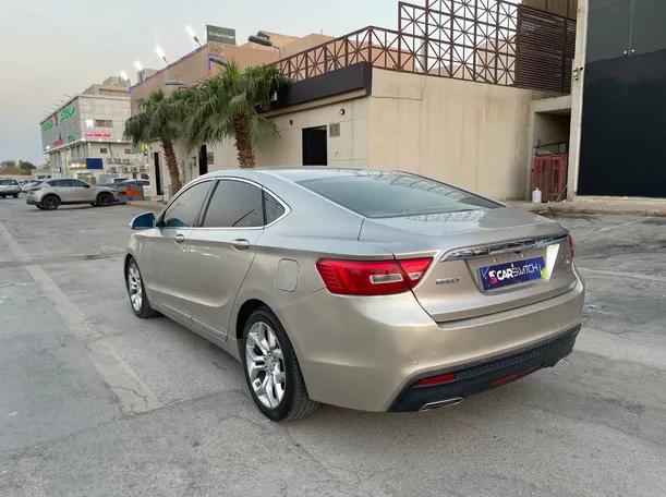 Car image 7
