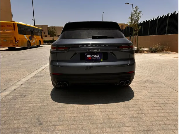 Car image 6