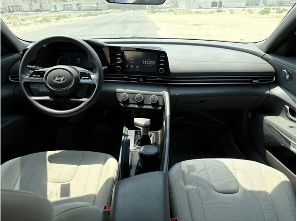Car image 18