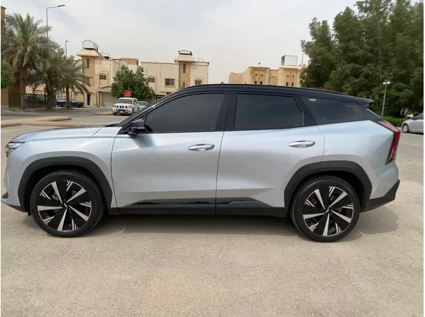 Car image 8