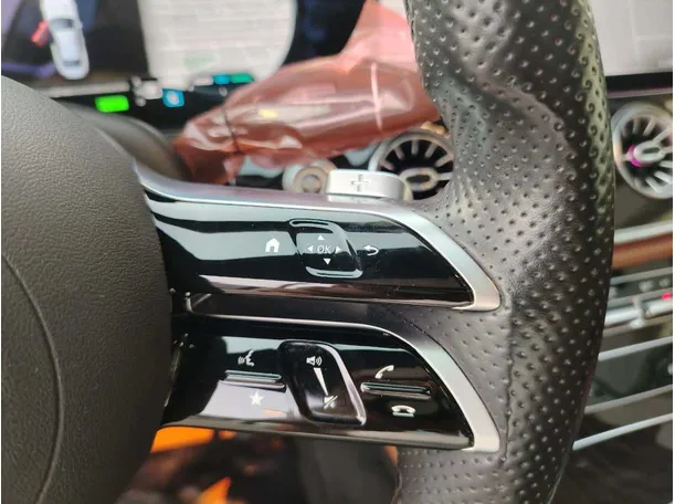 Car image 40