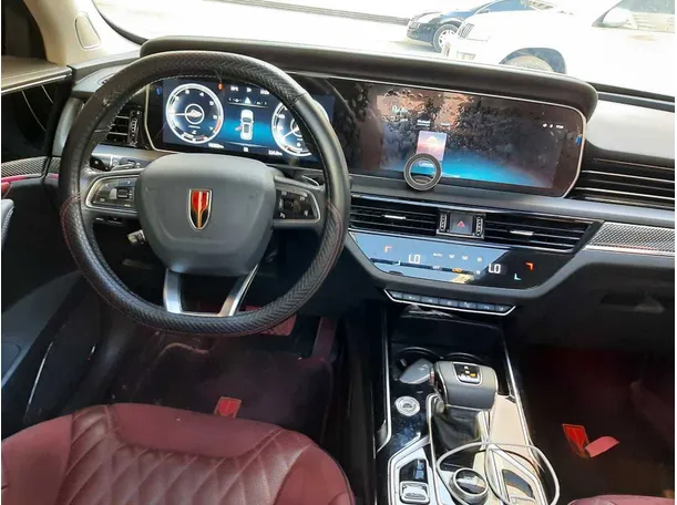 Car image 15