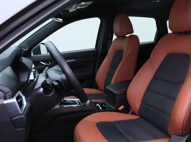 Car image 8
