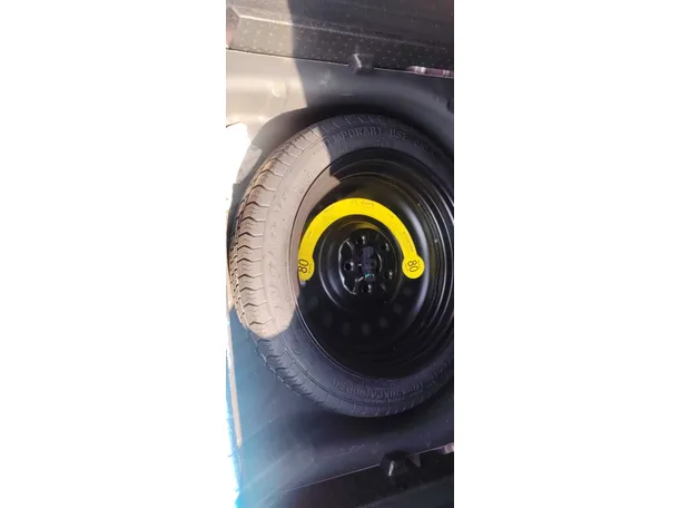 Car image 28