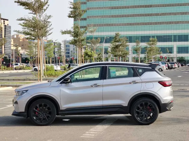Car image 8