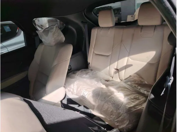 Car image 25