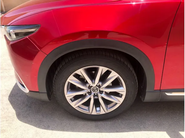 Car image 9