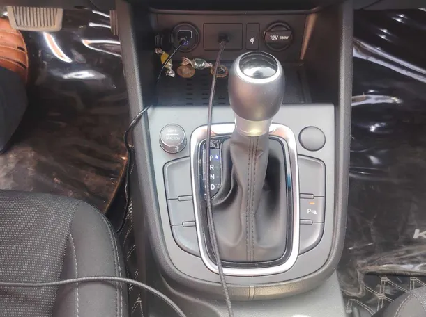 Car image 16