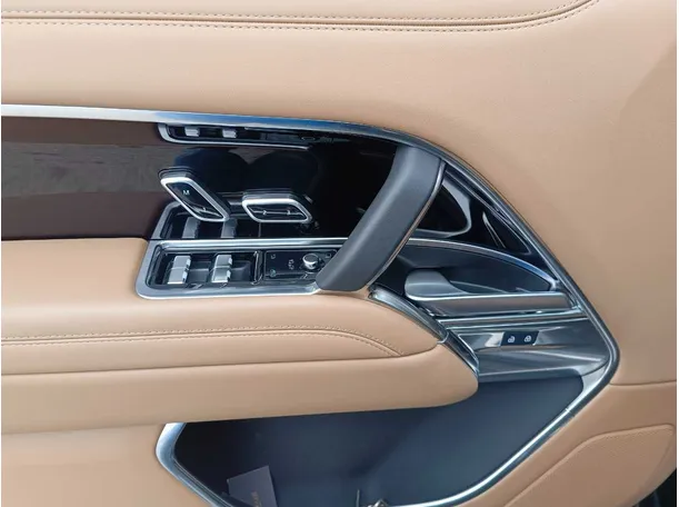 Car image 39