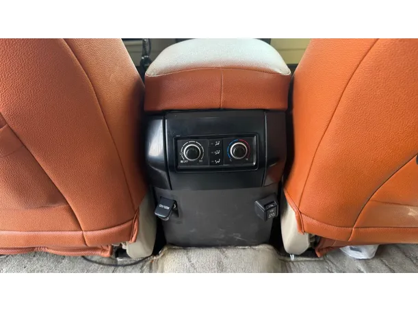 Car image 27
