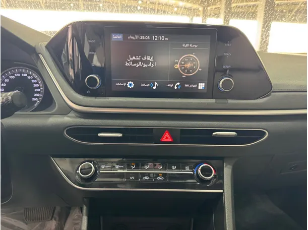 Car image 16