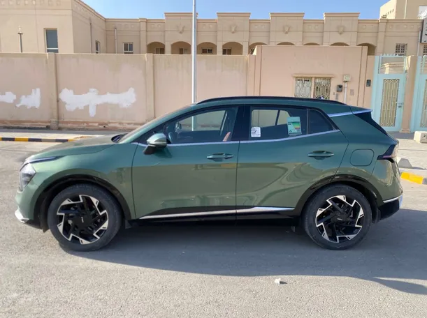 Car image 8