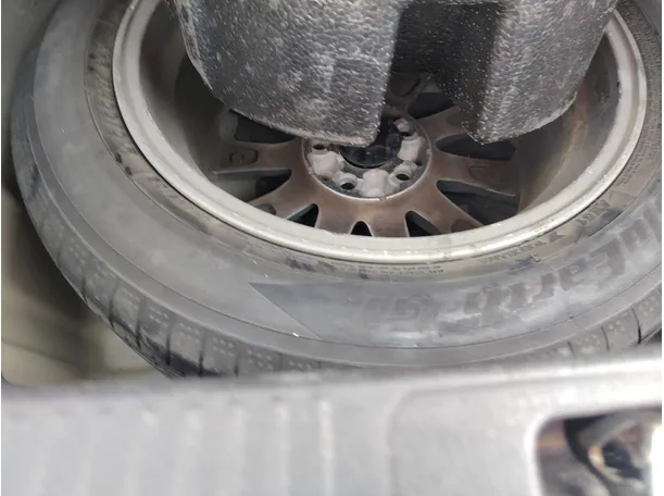 Car image 31