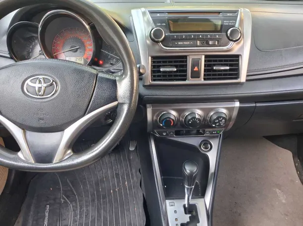 Car image 16