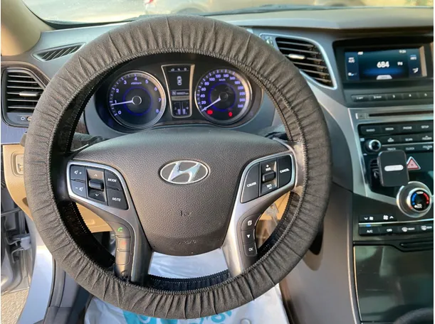 Car image 17