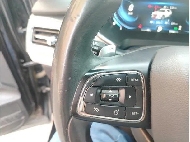 Car image 43
