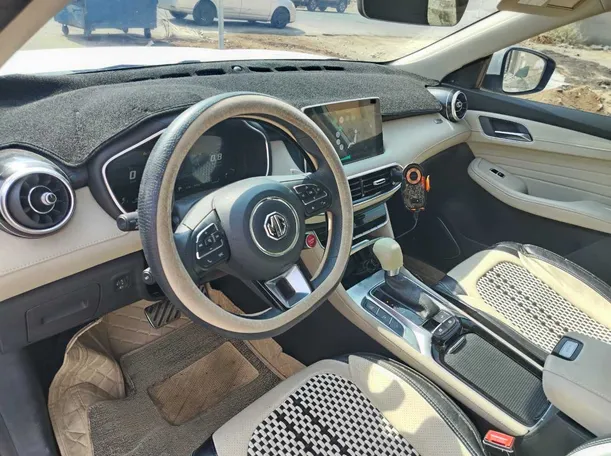 Car image 13