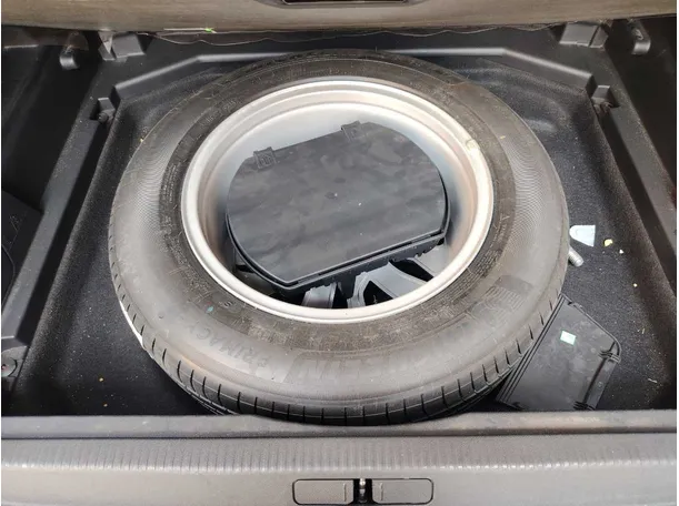 Car image 33