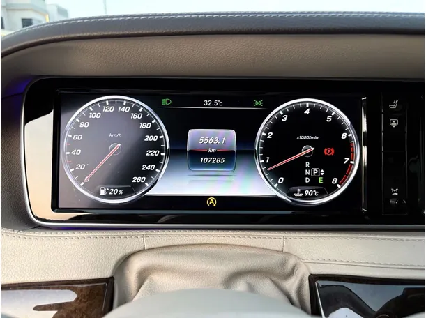 Car image 24