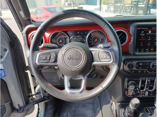 Car image 14