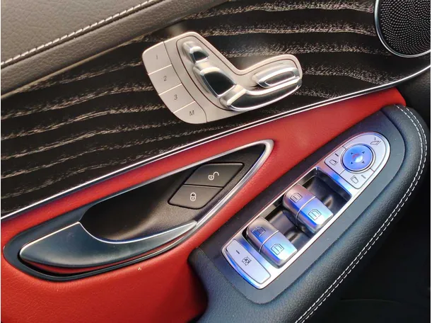 Car image 32