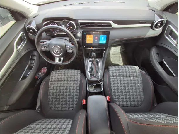 Car image 14