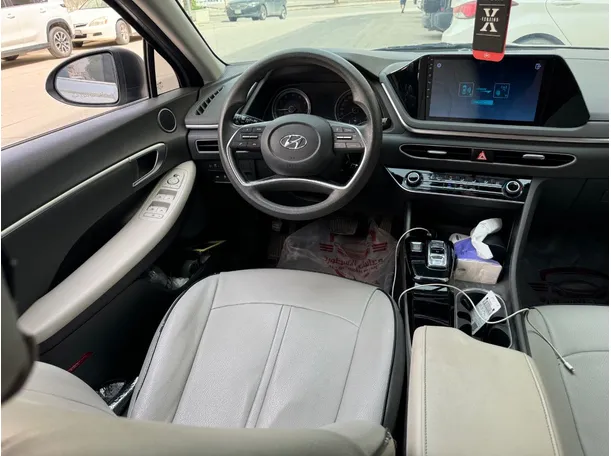 Car image 15