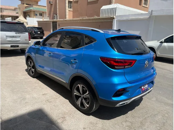 Car image 7