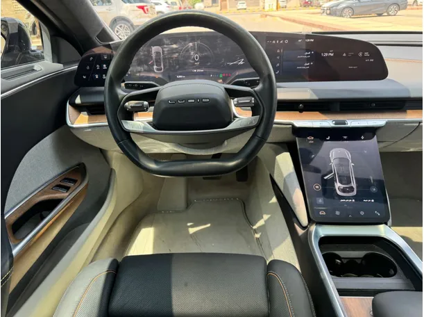 Car image 17
