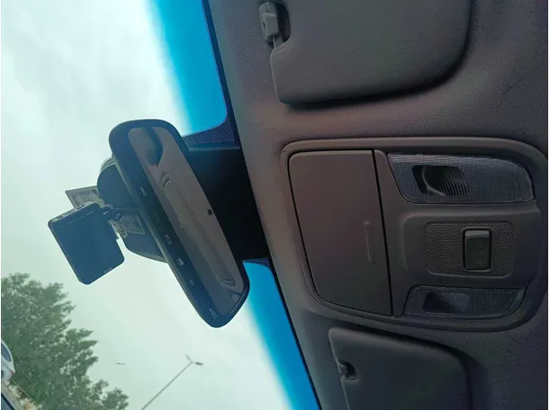 Car image 26