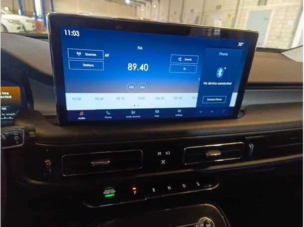 Car image 27